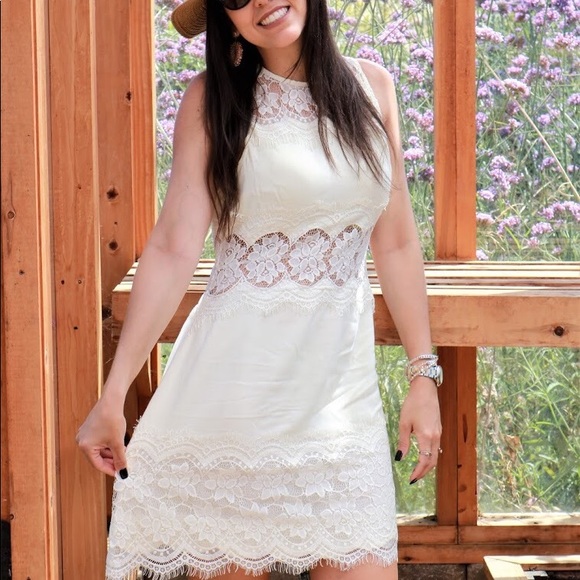 LAST1⭐️💕🌟💖Lovely Lace Mini Dress In Ivory 🌟💫 - Picture 7 of 8